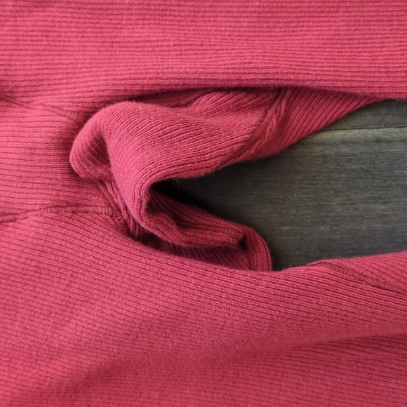 Skims Ribbed Red Lounge Set - Picture 6 of 8